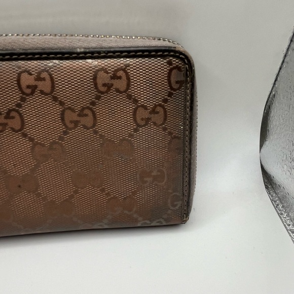 Vintage Gucci wallet. With a Gucci charm. - Picture 6 of 10